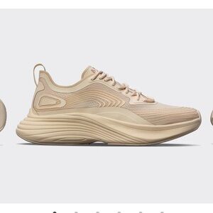 APL Women's Streamline Sz 7 (fits like 6.5) Running Shoe Tan & Black like new